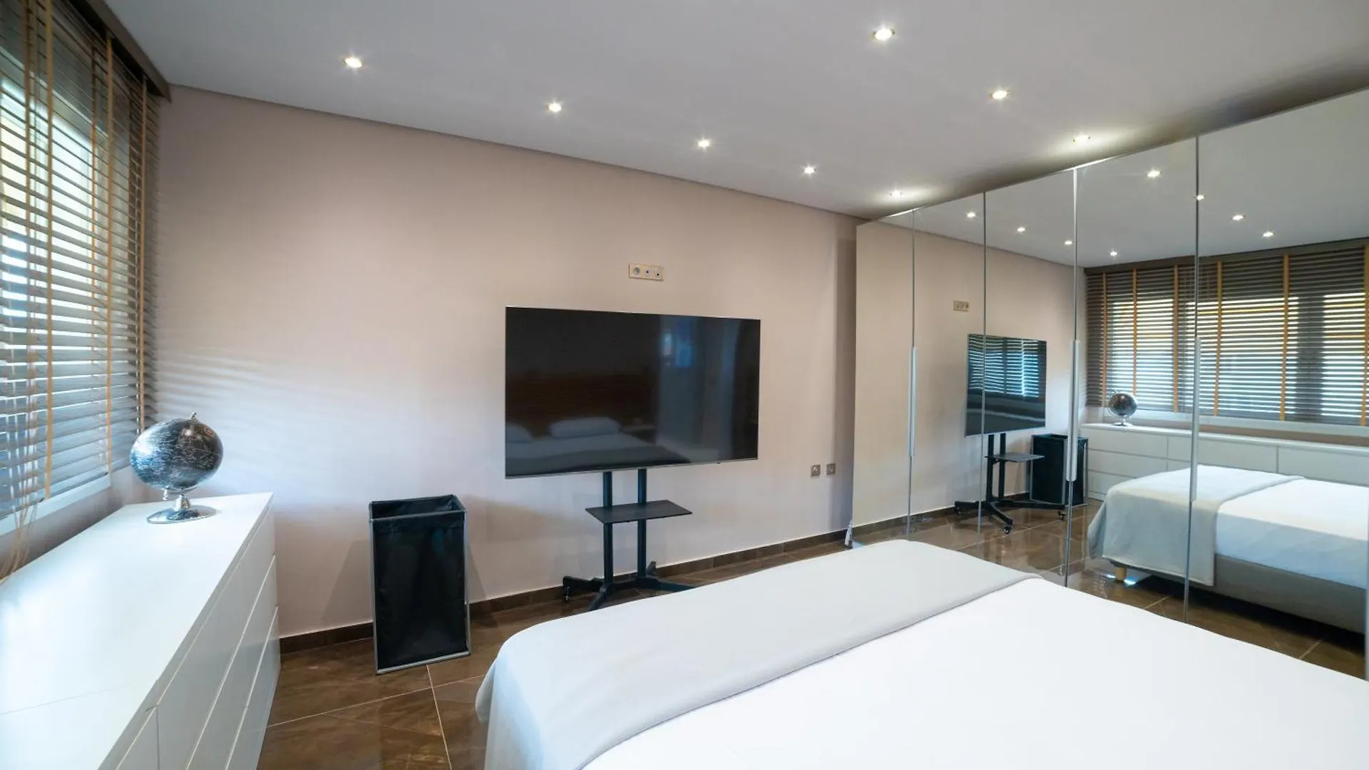 Auralux Apartment Agia Triada  Greece